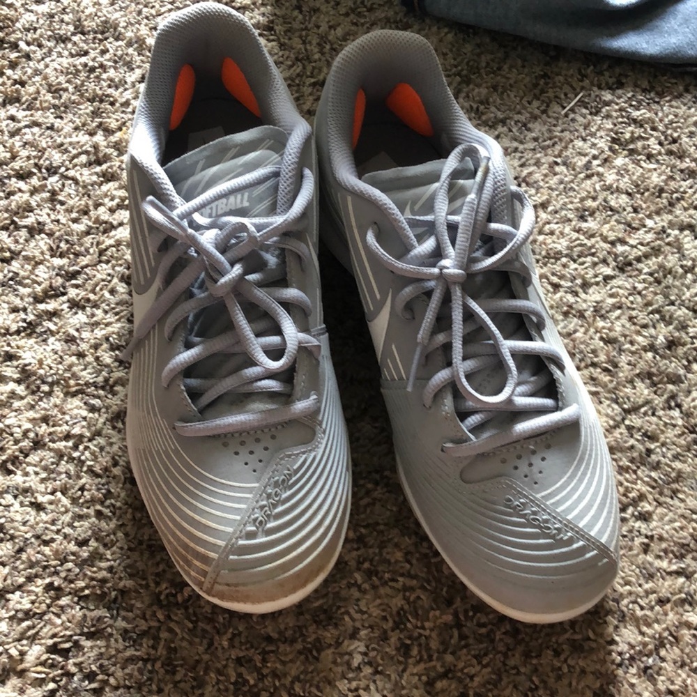 Nike softball cleats